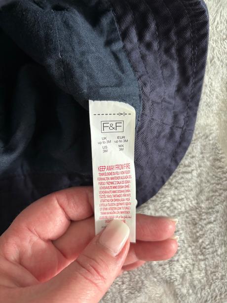 2x klobúčik, f&f,62