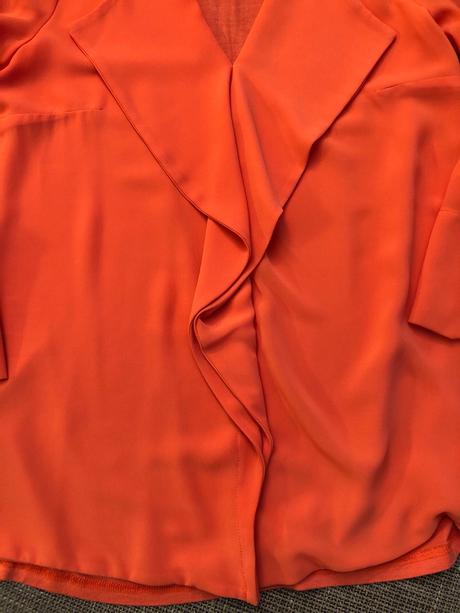 Oranžová bluzka s volanikom, veľkosť m, m