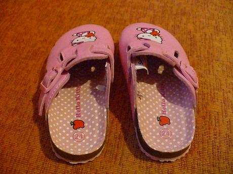 Šľapky-dreváky hello kitty, c&a,24