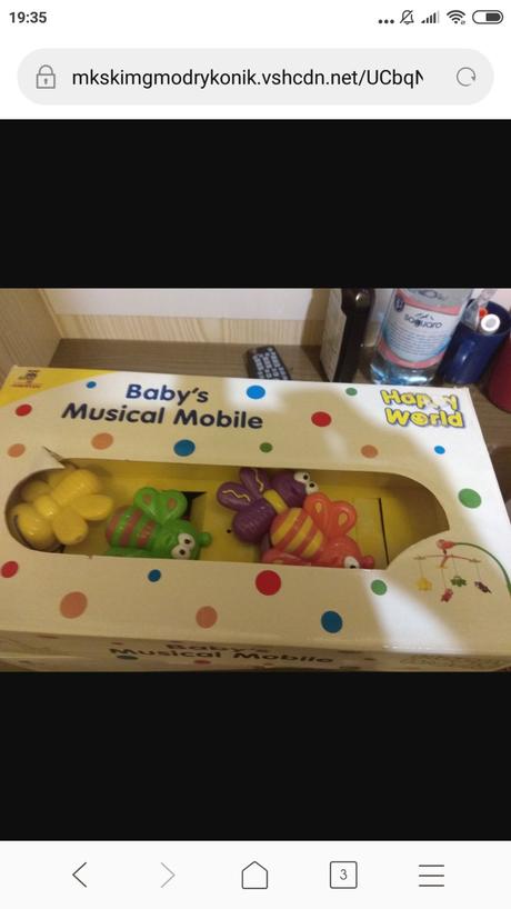 Kolotoč s macíkmi nad postieľku, 