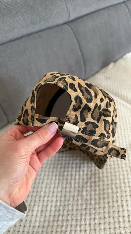 Šiltovka s leopardím vzorom - karamel, 