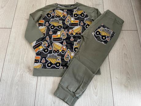 Tepláková súprava, 116