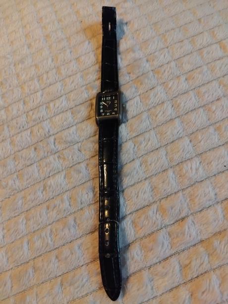 Naramkove hodinky, quartz