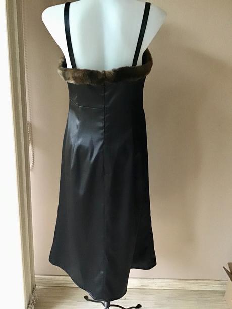 Splocenske saty s kozusinkou, 42