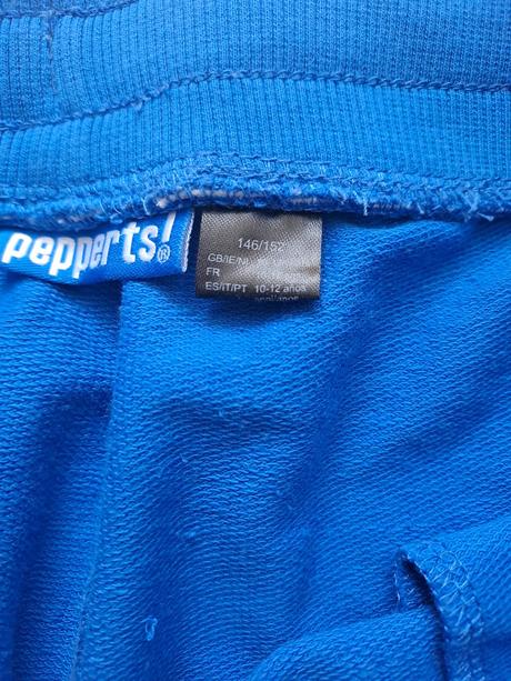 Darujem tepláky, 146