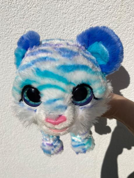Hasbro furreal polárny tiger,
