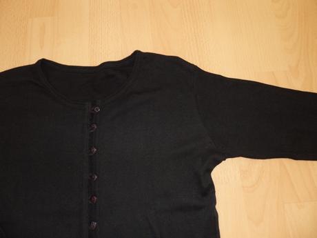 Cierna suprava sveter plus tricko, s