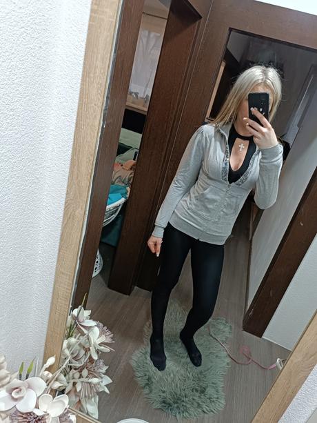 Mikina s trblietavým lemom veľ. s, s