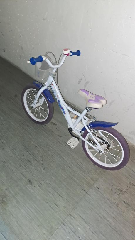 Dievčenský bicykel, 16