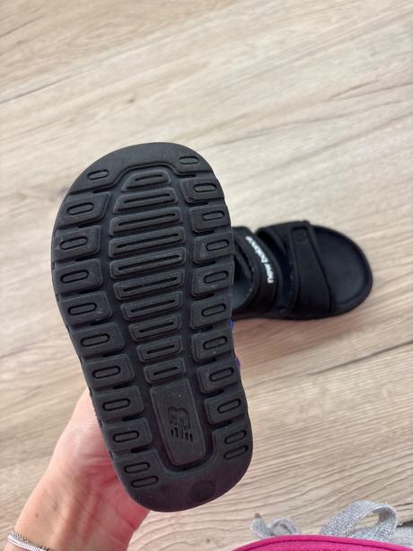 Sandálky, new balance,22