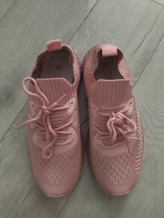 Ponožkové tenisky, 38