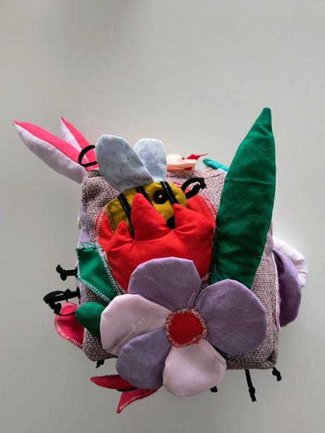 Didaktická edukačná kocka strojové a ručne šitie, 