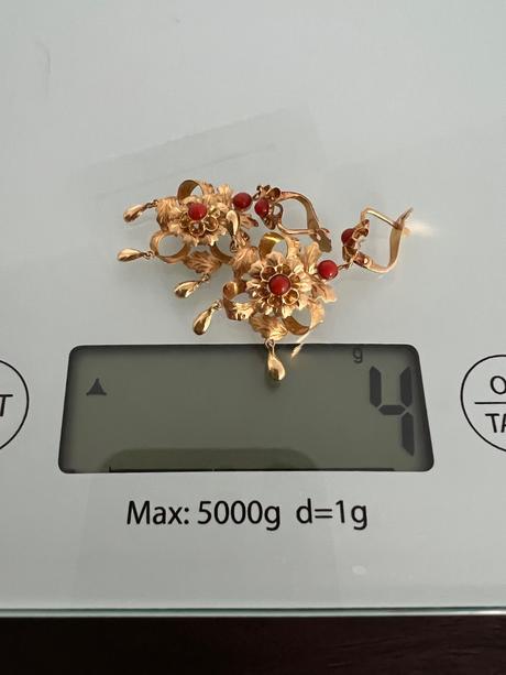 Starozitne nausnice 18k zlato a koral, 