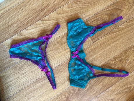 Luxusna podprsenka agent provocateur,pc 140e, 70b