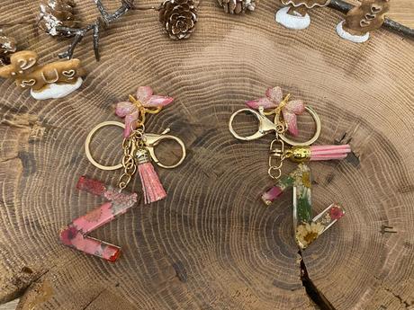 5 eur - ihneď k odberu - kľúčenky s písmenkom, 