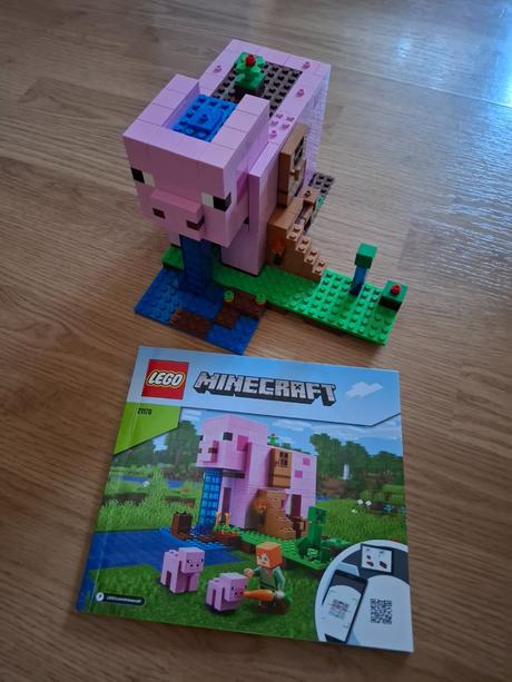 Lego minecraft 21170 the pig house,