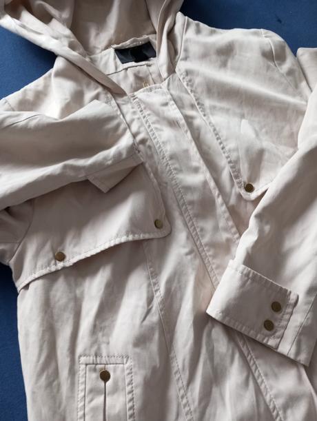 Bledo ružová parka, 140