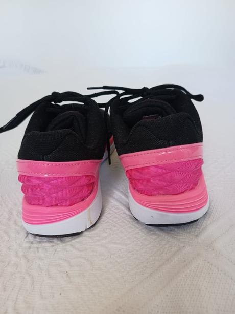 Sietkove tenisky ellesse velkost 37, 37