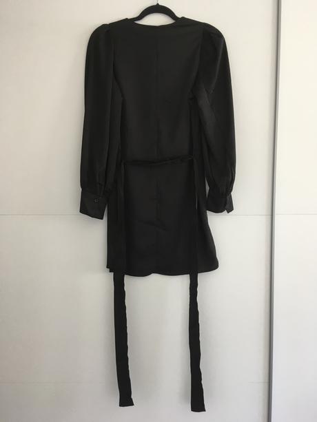 H&m krátke saténové šaty s opaskom, h&m,s
