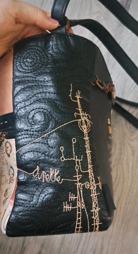 Kabelka anekke, anekke