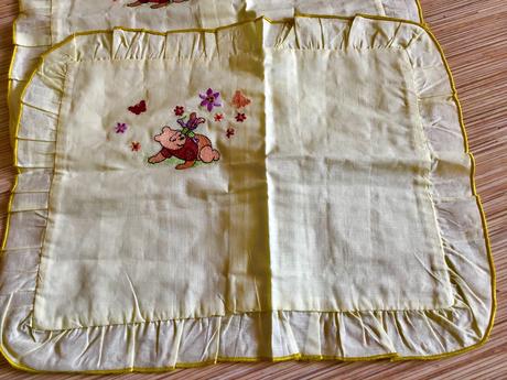 Dva vankúšiky s mackom pú, 