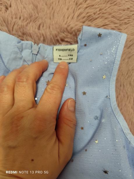 Krásne hviezdičkové šaty, gate,116