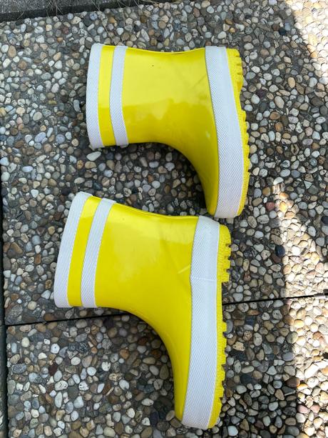 Gumaky next, next,25