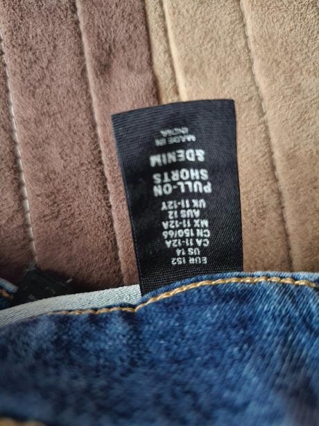 Šortky, h&m,152