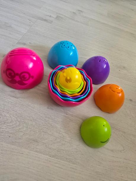 Detská hračka hide & squeak, 