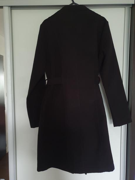 Čierny kabát, gate,36