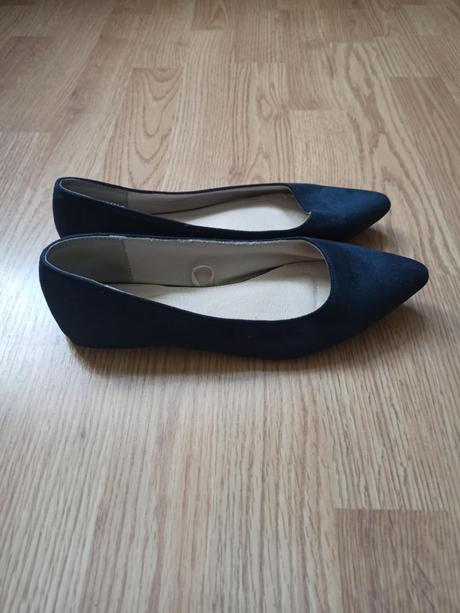 Balerinky 38, reserved,38