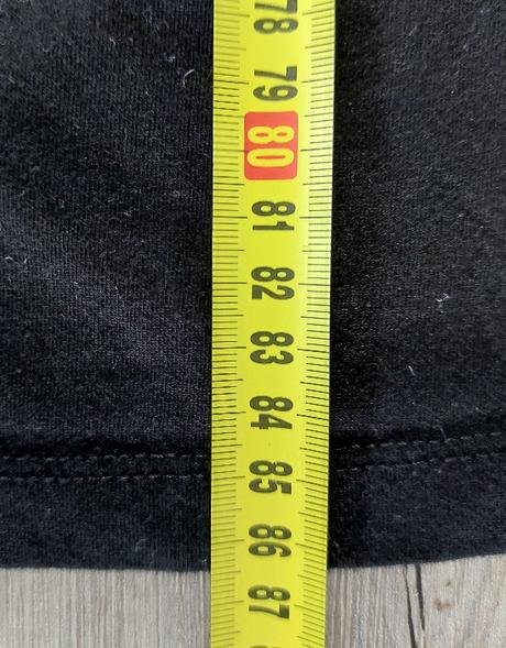 Čierne šaty s vyšívanými rukávmi, m