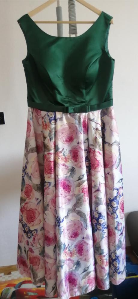 Dlhé spoločenské šaty šité na mieru, 38