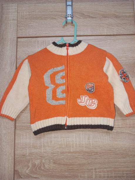 Oranžový svetrík, 74