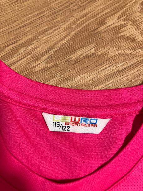Dievcenske sportove tricko, lewro,116