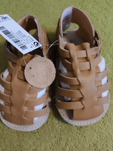 Predám nové kožené capačky, next,<17