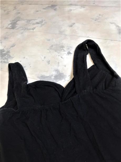 Vyformované tielko s výstužou na prsia, m