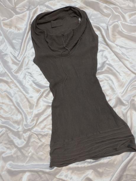 Luxusne pletene trendy saty,olivovej farby,široky, 40