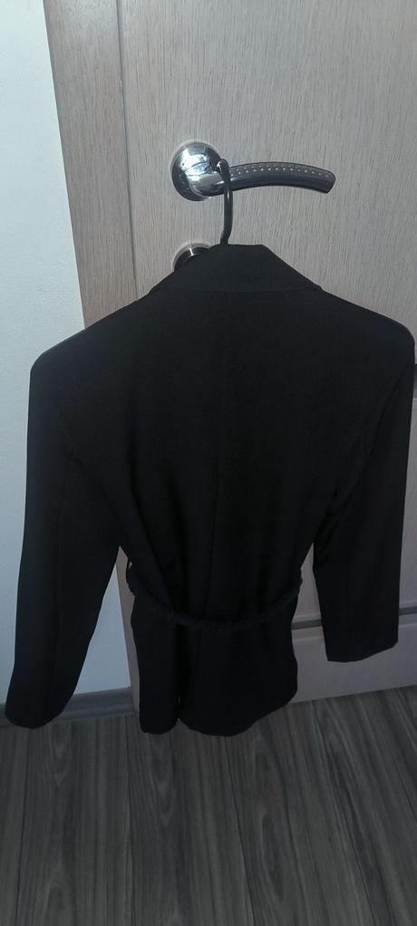 Predĺžené sako s opaskom, 