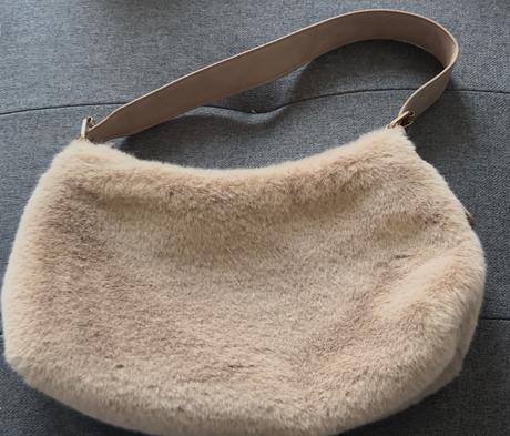 Na predaj krasne moderne oblecenie s m, geox,s