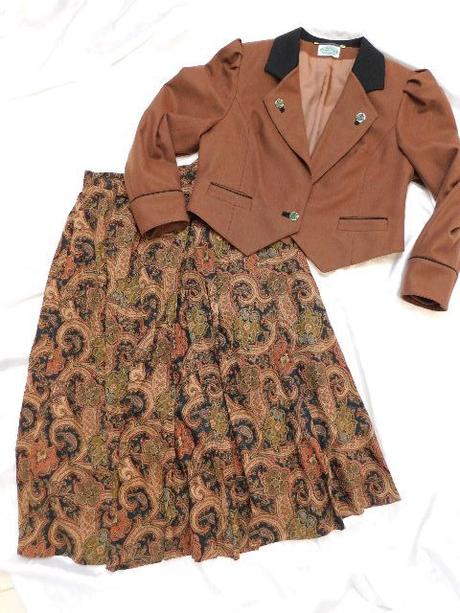 Luxusny vlneny kroj, 40