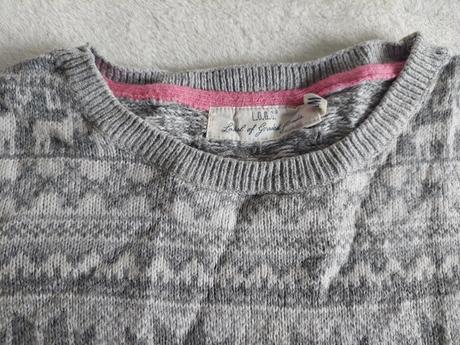Vianočný sveter zn.hm veľ.122-128, 122