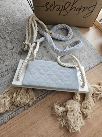 Drevená hojdačka svetlosivá nová, 