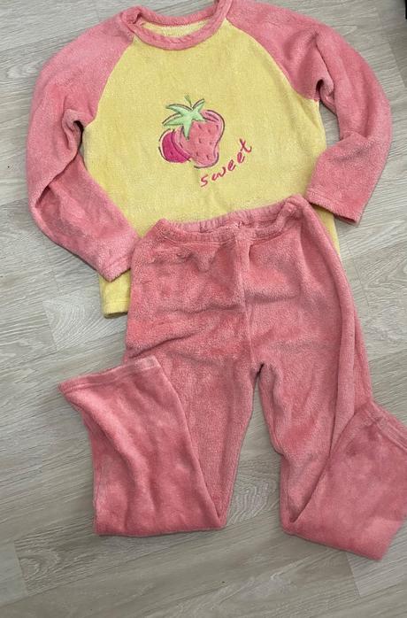 Veľmi teplé pyžamo/ domáce oblečenie, smile,158