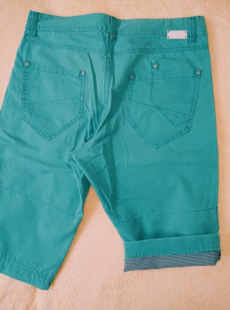 Šortky veľ.32, reserved,32