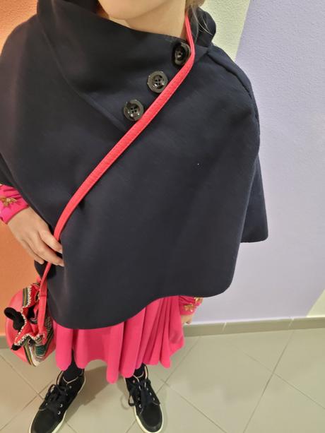 Tmavomodré pončo, piazza italia,146