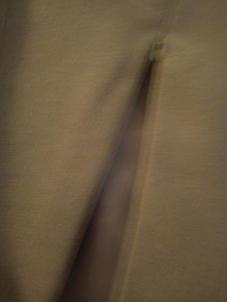 Nádherný trojdielny kostýmček, 38