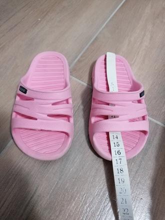 Milé bazénové šľapky, 28