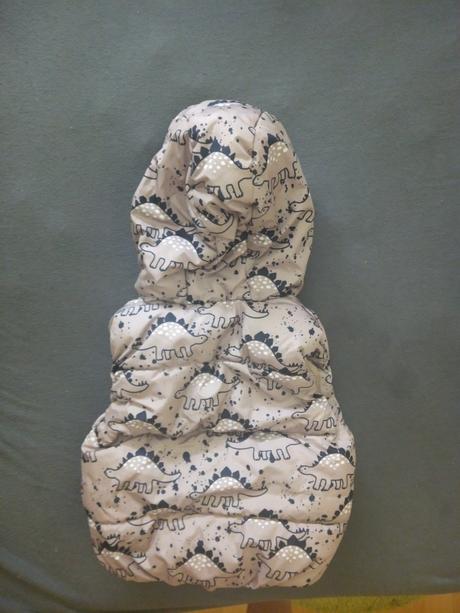 Vesta so vzorom dinosaura., f&f,92