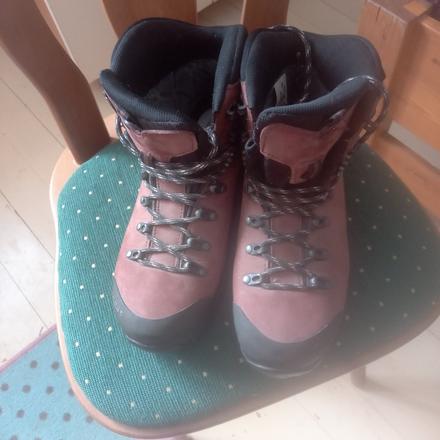 Mamut turisticke topánky, 40